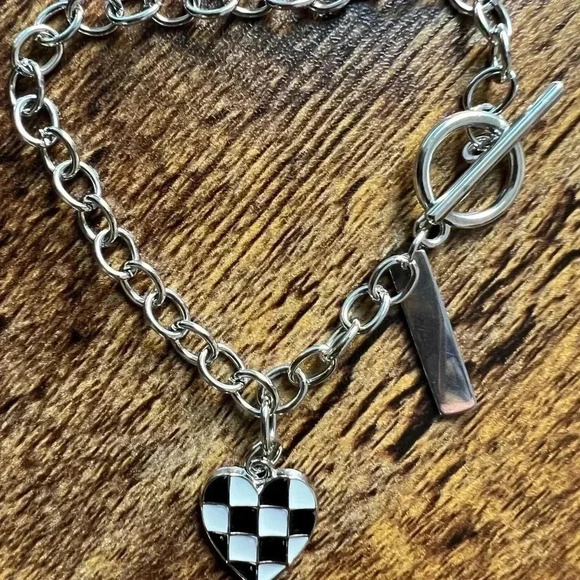 SET: 3 pieces of black & white checked jewelry - Picture 6 of 9